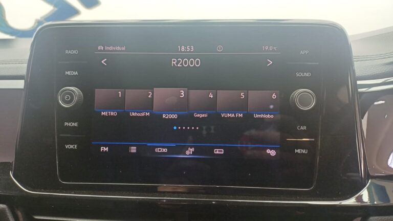 2023 VOLKSWAGEN T-ROC 2