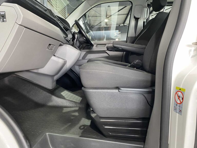 2025 VOLKSWAGEN T6.1 KOMBI 2