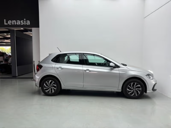 2025 VOLKSWAGEN POLO 1
