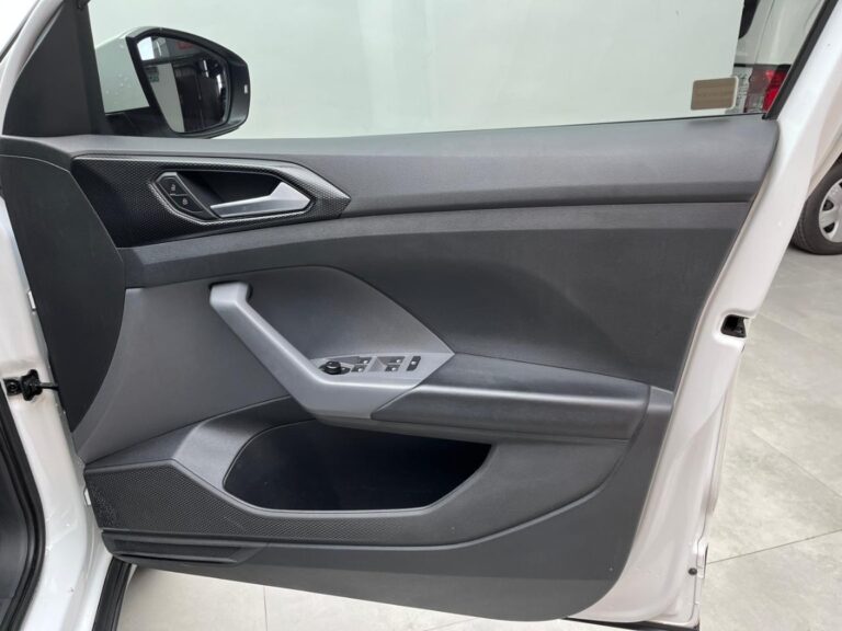 2020 VOLKSWAGEN T-CROSS 1