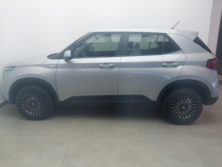 2020 HYUNDAI VENUE 1