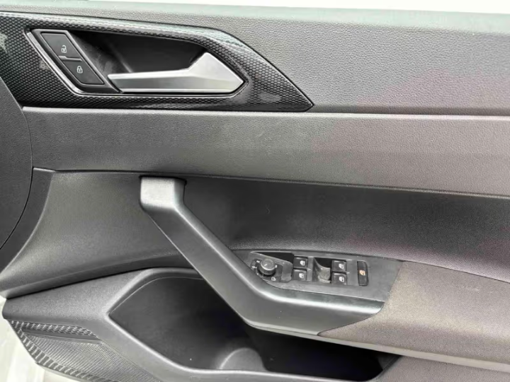2025 VOLKSWAGEN POLO 1