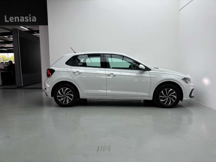 2025 VOLKSWAGEN POLO 1