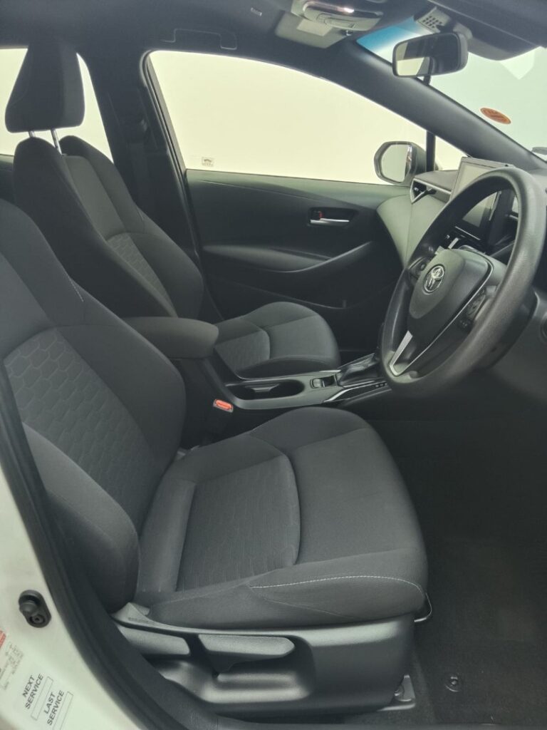 2025 TOYOTA COROLLA 1