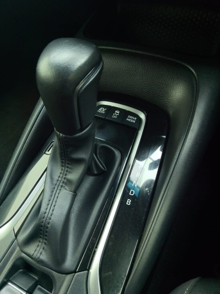2025 TOYOTA COROLLA 1