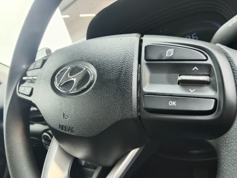 2024 HYUNDAI VENUE 1