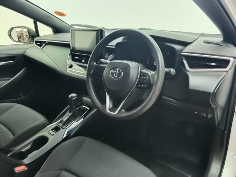 2025 TOYOTA COROLLA 1