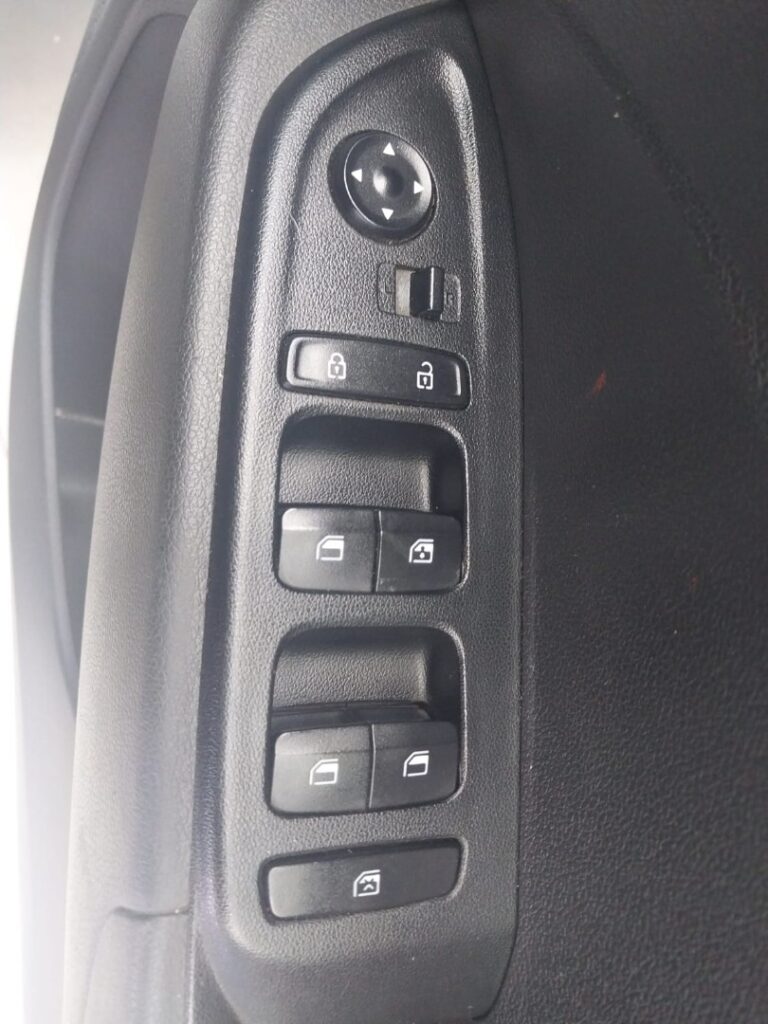 2020 HYUNDAI VENUE 1