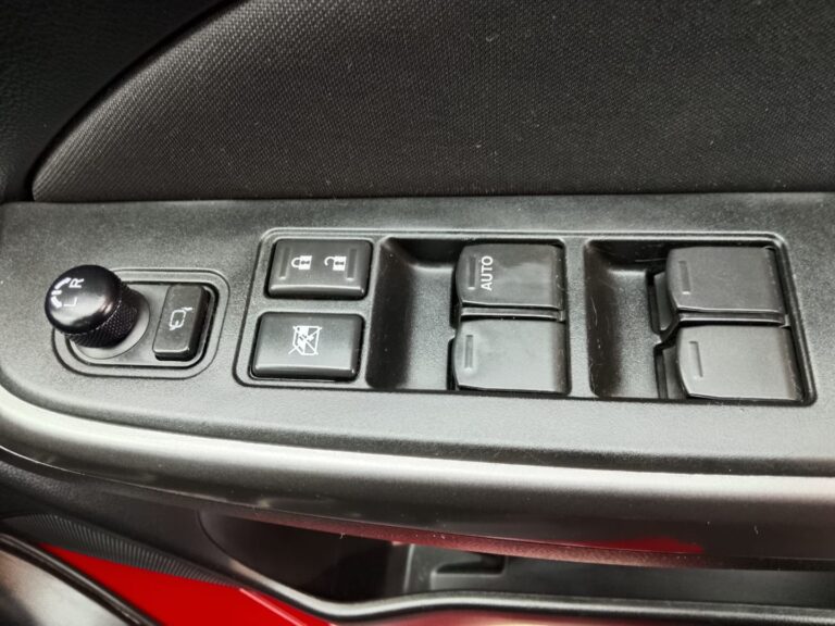 2023 SUZUKI SWIFT 1